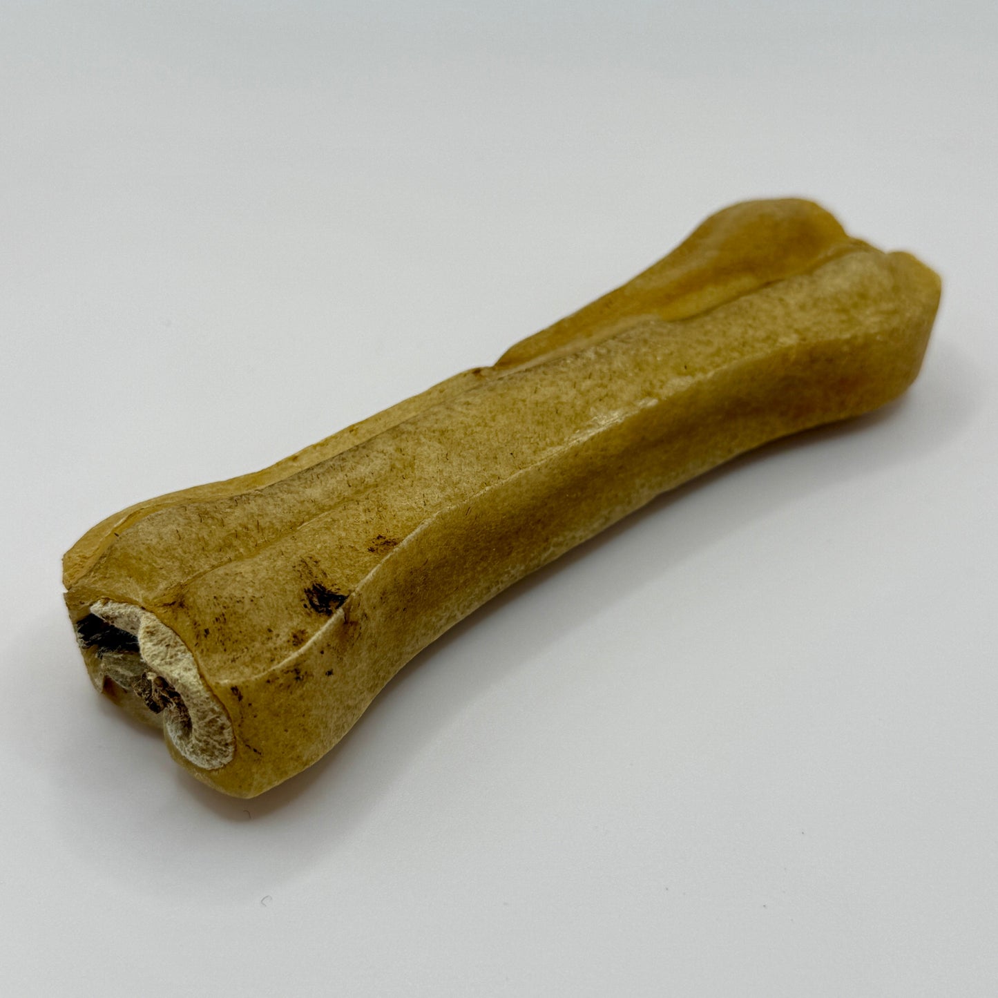 Wasserbüffelhautknochen mit Wasserbüffelpansen